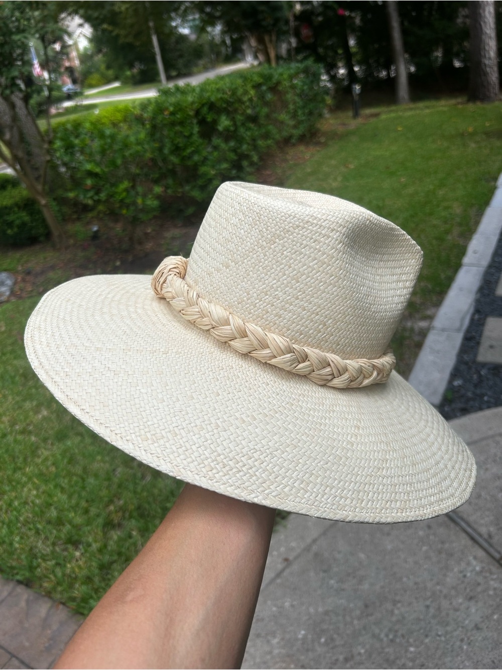 Sissy Light The Midsummer Hat